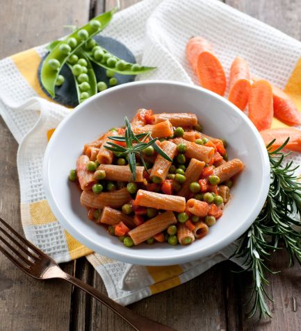 rigatoni-pasta-peas-ragout