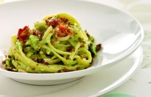 Bavette Pasta with Avocado and Sundried Tomato Sauce