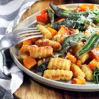 Gnocchi con farina di ceci