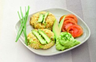 Medaglioni di Ceci e Cous Cous con Salsa all'Avocado